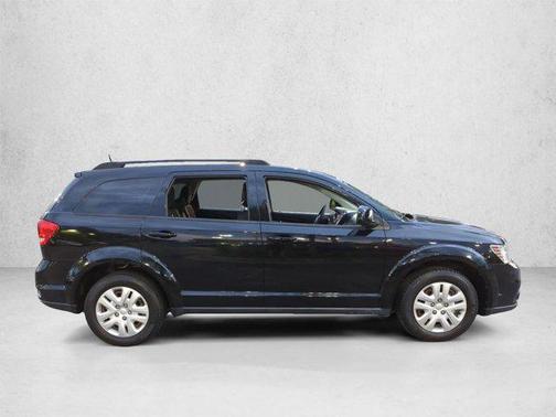 Pitch Black Clearcoat 2019 Dodge Journey SE
