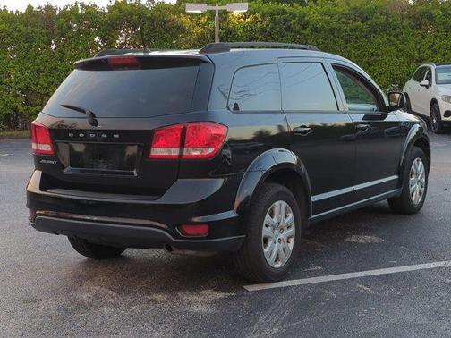 Pitch Black Clearcoat 2019 Dodge Journey SE