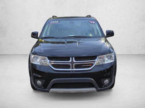 Pitch Black Clearcoat 2019 Dodge Journey SE