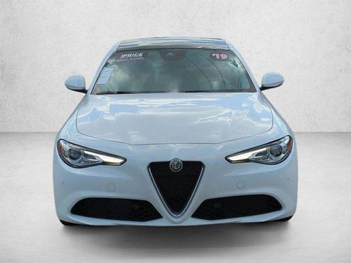 Alfa White 2019 Alfa Romeo Giulia Ti Lusso