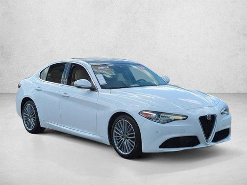 Alfa White 2019 Alfa Romeo Giulia Ti Lusso