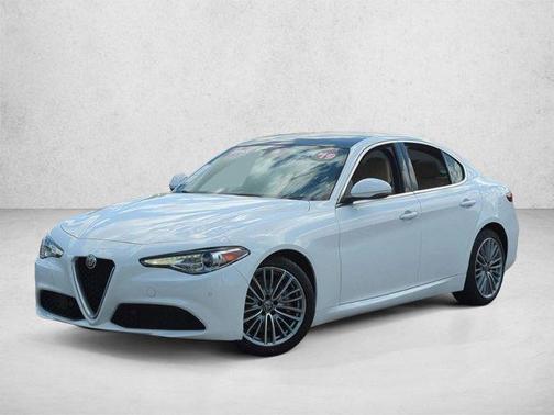 Alfa White 2019 Alfa Romeo Giulia Ti Lusso