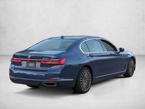 Phytonic Blue Metallic 2022 BMW 740 i
