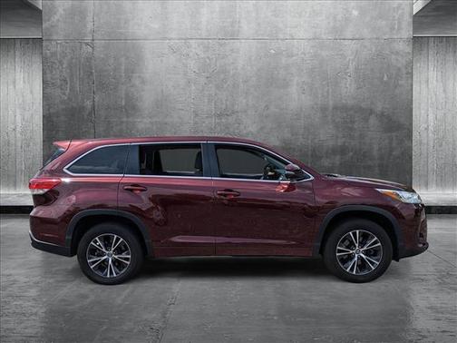 2018 Toyota Highlander LE I4