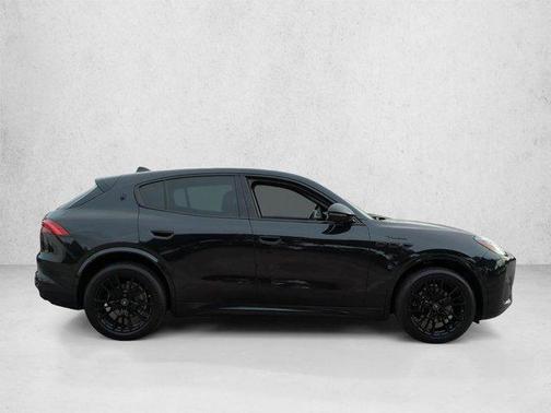 Nero Tempesta Meta 2025 Maserati Grecale Modena
