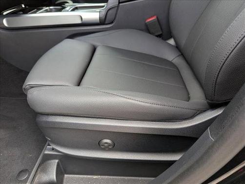 2025 Mercedes-Benz GLB 250 Base