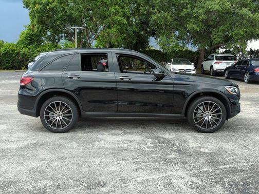 Black 2022 Mercedes-Benz GLC 300 Base