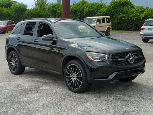 Black 2022 Mercedes-Benz GLC 300 Base