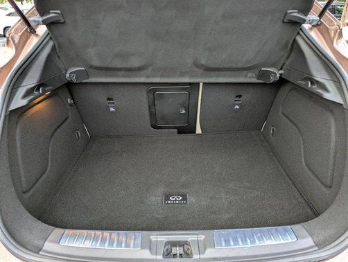 2018 INFINITI QX30 Premium