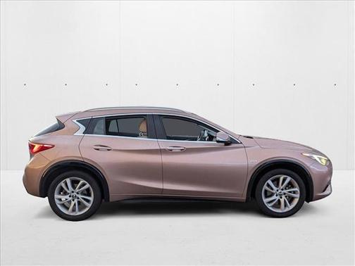 2018 INFINITI QX30 Premium