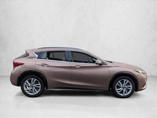 2018 INFINITI QX30 Premium