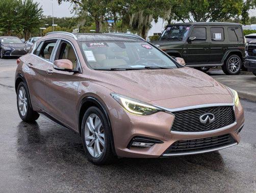 2018 INFINITI QX30 Premium