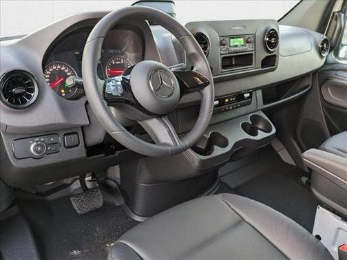 2025 Mercedes-Benz Sprinter 2500 Standard Roof