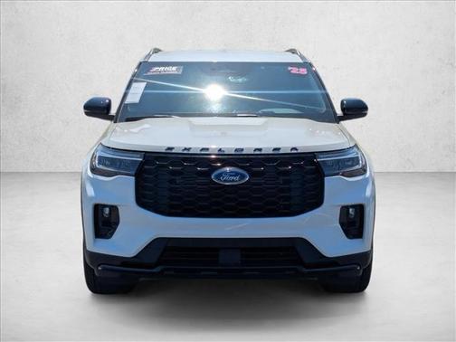 Star White Metallic Tri-Coat 2025 Ford Explorer ST-Line