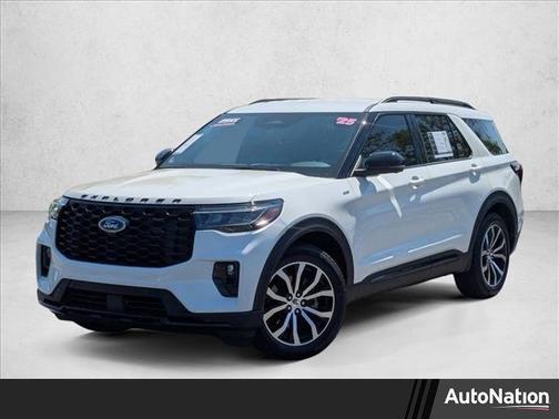 Star White Metallic Tri-Coat 2025 Ford Explorer ST-Line