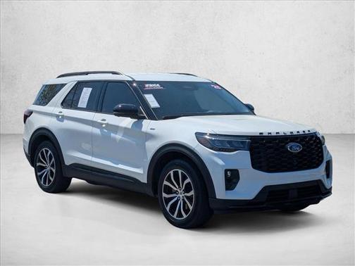 Star White Metallic Tri-Coat 2025 Ford Explorer ST-Line