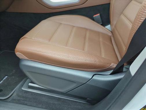 MANUFAKTUR Moonlight White Metallic 2026 Mercedes-Benz GLS 450 4MATIC