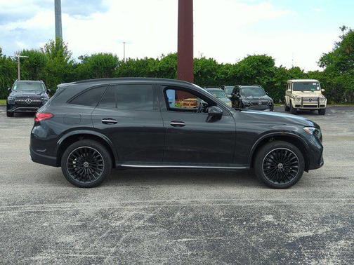 Graphite Grey Metallic 2023 Mercedes-Benz GLC 300 4MATIC