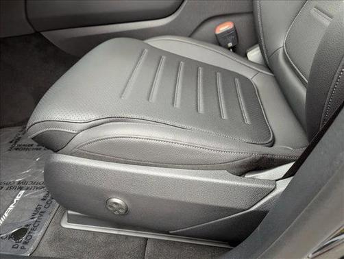 2026 Mercedes-Benz GLC 300 Base