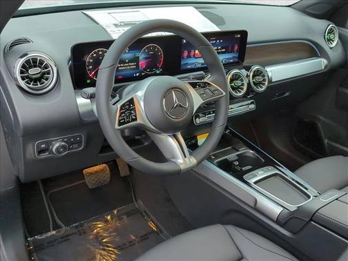 Cirrus Silver Metallic 2026 Mercedes-Benz GLB 250 Base