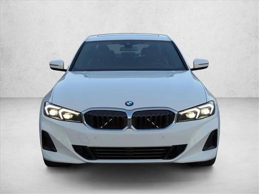 Alpine White 2023 BMW 330 330i