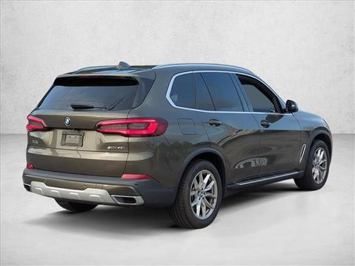 Manhattan Green Metallic 2022 BMW X5 sDrive40i
