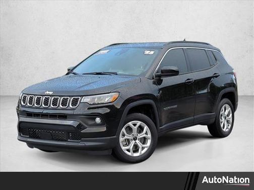 Diamond Black Crystal Pearlcoat 2025 Jeep Compass Latitude