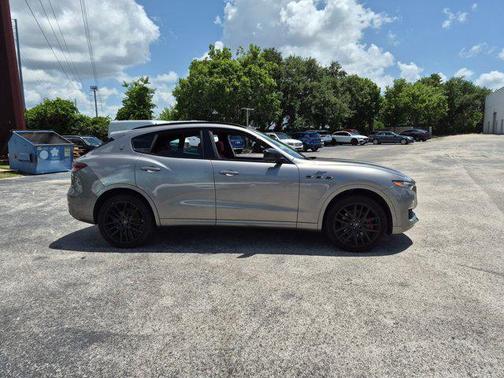 Grigio Metallic 2022 Maserati Levante GT