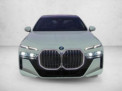 2025 BMW 740 xDrive