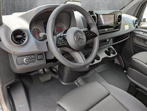 2025 Mercedes-Benz Sprinter 2500 Standard Roof