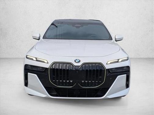 Mineral White Metallic 2024 BMW 760 xDrive