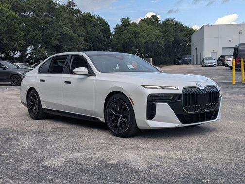 Mineral White Metallic 2024 BMW 760 xDrive