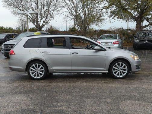2017 Volkswagen Golf SportWagen TSI SE