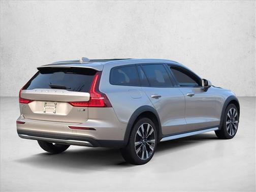Bright Dusk Metallic 2024 Volvo V60 Cross Country B5 Ultimate