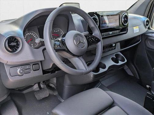 2025 Mercedes-Benz Sprinter 2500 Standard Roof