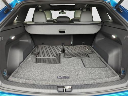Kingfisher Blue Metallic 2024 Volkswagen Atlas Cross Sport 2.0T SEL