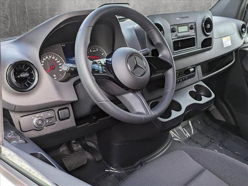 2025 Mercedes-Benz Sprinter 2500 Standard Roof