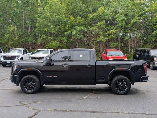 Onyx Black 2024 GMC Sierra 2500 AT4