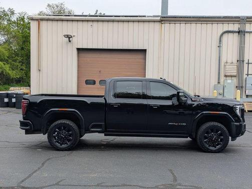 Onyx Black 2024 GMC Sierra 2500 AT4