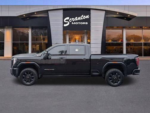 Onyx Black 2024 GMC Sierra 2500 AT4