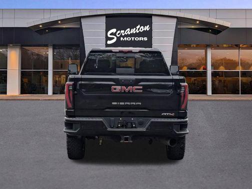 Onyx Black 2024 GMC Sierra 2500 AT4