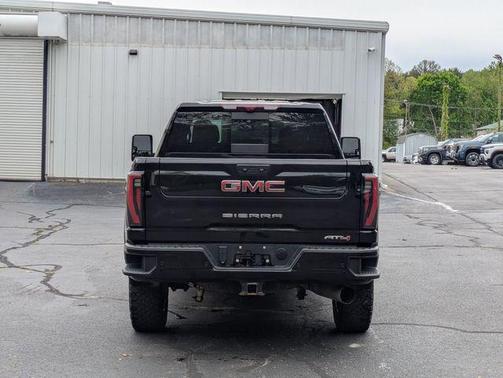 Onyx Black 2024 GMC Sierra 2500 AT4
