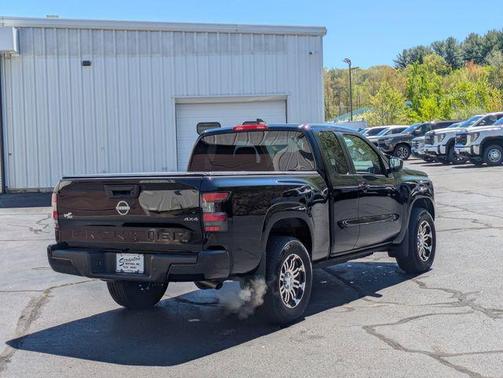 Super Black 2025 Nissan Frontier SV