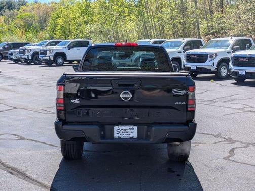 Super Black 2025 Nissan Frontier SV