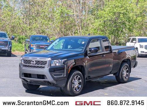 Super Black 2025 Nissan Frontier SV
