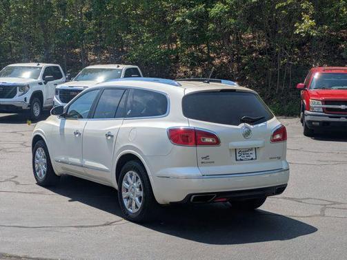 White Diamond Clearcoat 2014 Buick Enclave Premium