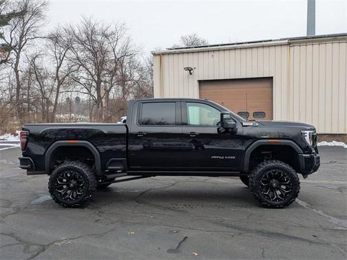 2024 GMC Sierra 2500 AT4