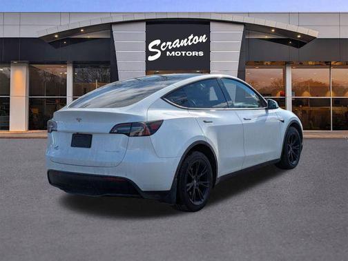 2022 Tesla Model Y Long Range Dual Motor All-Wheel Drive