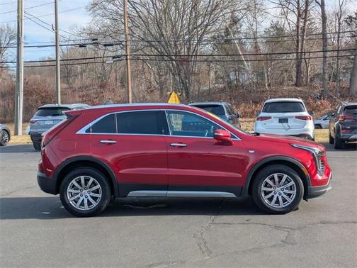 2023 Cadillac XT4 Premium Luxury