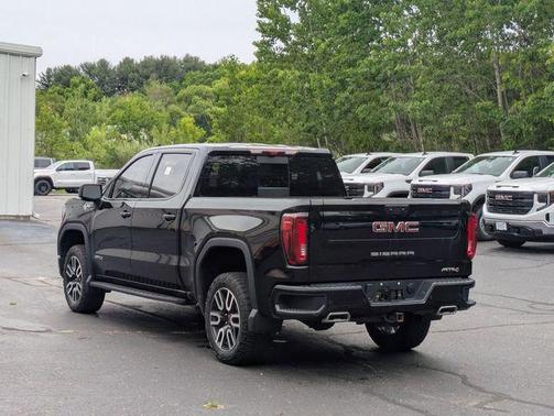Onyx Black 2024 GMC Sierra 1500 AT4